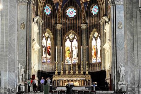 Interior view of the Gothic basilica, construction began at the end of the 13th century, Santa