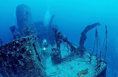 Maldive Victory and divers, Indian Ocean, North Male Atoll, Hulule, Maldives