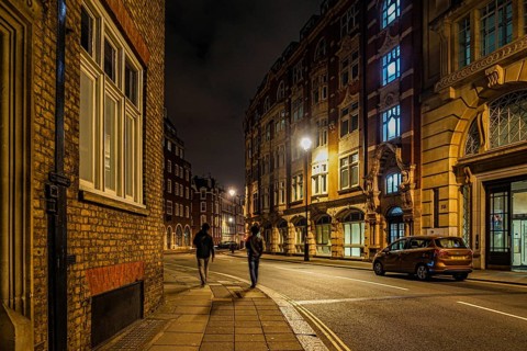 Night view of the residential area of ??London, England. Shooting Location: United Kingdom, London