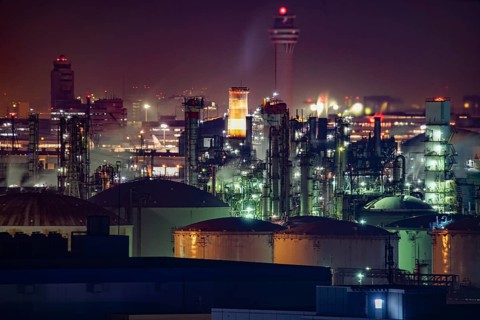 Night view of the Keihin industrial zone which is visible from the Kawasaki Marien. Shooting