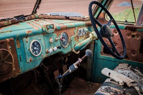 International 190, year of manufacture 1952, view inside the car, vintage car wreck, Mullewa,