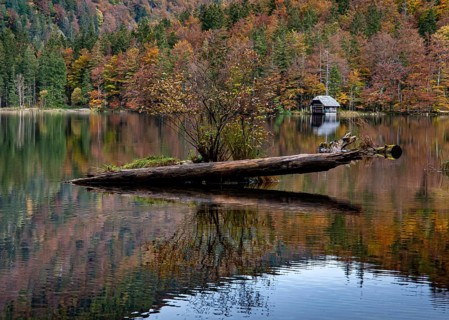 Hinterer Langbathsee with hut