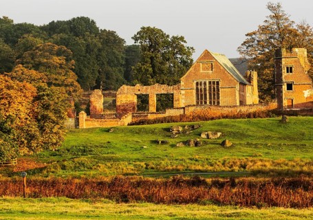 Bradgate Park has a deer sanctuary for Red Deer and Fallow Deer. It is where Lady Jane Gey was born