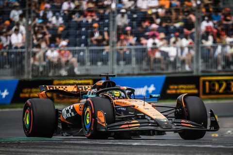 Oscar Piastri of Australia drives the McLaren Formula 1 Team MCL39 during third practice in the