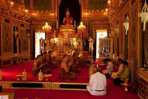 Wat Ratchabophit (Rajabophit) was constructed during the reign of King Chulalongkorn (Rama V, 1868