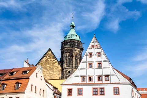 Die Altstadt von Pirna mit der Stadtkirche St. Marien in Sachsen
