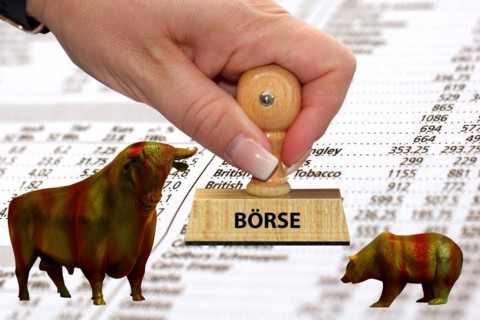 Bull and bear, symbolic figures of the stock market, Studio