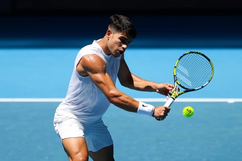 MELBOURNE, AUSTRALIA, JANUARY 11: Carlos Alcaraz of Spain completes a training session with Stan
