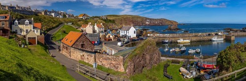 Harbour of the fishing village St. Abbs, Scottish Borders, Scotland, Great Britain