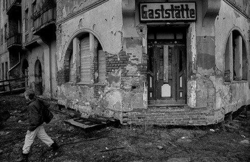 Germany, Berlin, 12.02.1992, closed restaurant in Köpenick, child
