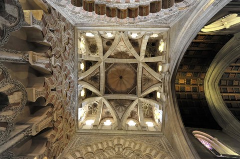 Mezquita, former mosque, today cathedral, Cordoba, View of the complex ceiling structure of a
