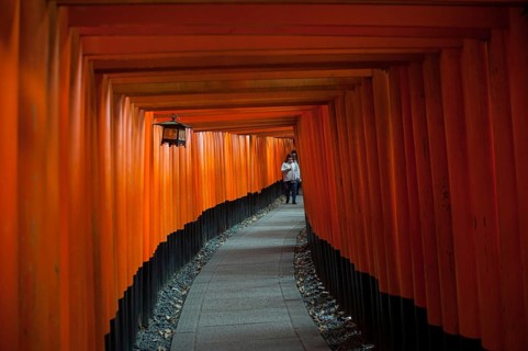 24.12.2017, Kyoto, Japan, Asia, An interior view of one of the torii pathways leading to Fushimi