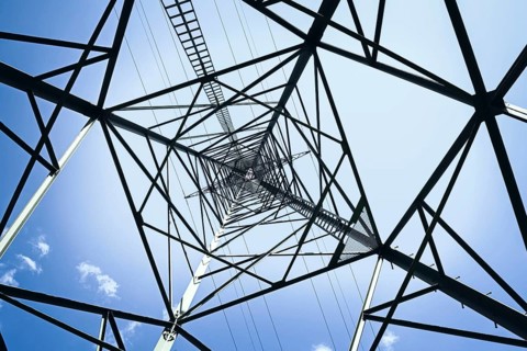 High-voltage pylon, electricity prices