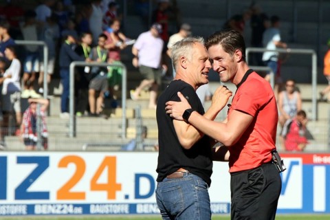 Coach Christian Streich (SC Freiburg) and referee Matthias Jöllenbeck (SV Weilertal during the test