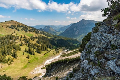 Entschenkopf crossing with a fantastic panoramic view of the Upper and Lower Gaisalpsee and the