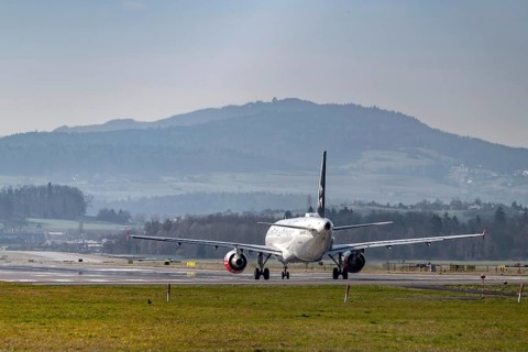 Aircraft Austrian Airlines, OE-LBZ, Airbus A320-200, Zurich Kloten, Switzerland