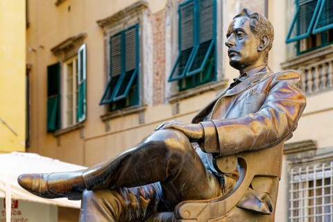 Monument, Composer, Giacomo Puccini, Piazza Cittadella, Lucca, Tuscany, Italy
