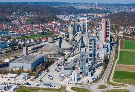 SCHWENK cement plant in Heidenheim-Mergelstetten. In the foreground on the right, research facility