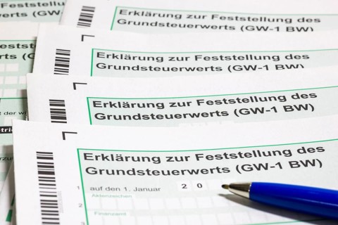 Declaration of property tax value, property tax, tax return, tax office, forms, pens