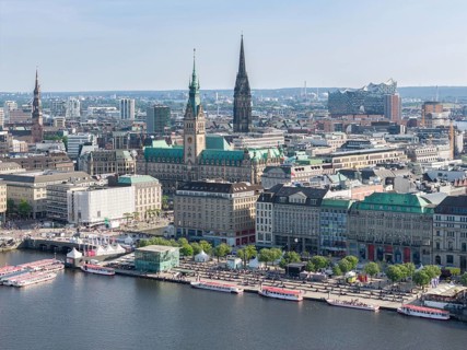 Aerial view of the Inner Alster Lake with Jungfernstieg, Hamburg, Germany