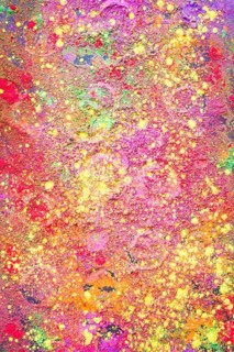 Circle prints colourful powder