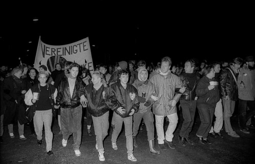Germany, Berlin, 25 November 1990, human chain around Mainzer Straße, in protest against the