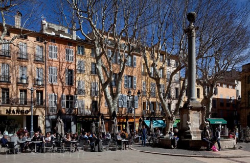 Aix en Provence, town hall square with flower market