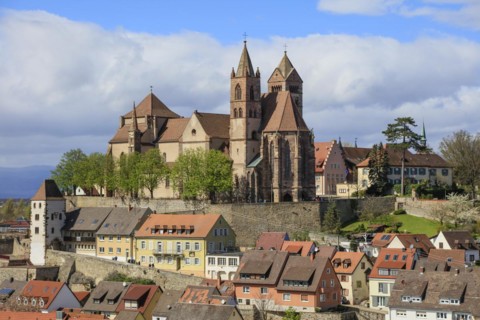 View from Eckartsberg to Münsterberg with Radbrunnenturm and cathedral, Breisach am Rhein,