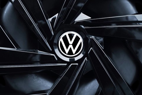 VW sign on a car rim, VW crisis