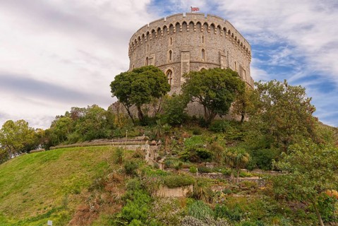 Windsor Castle is located in the English town of Windsor in the south of England in the county of