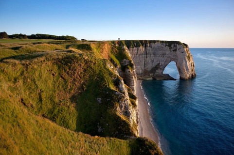 Rock arch Falaise or Porte La Manneporte, Jambourg beach, Étretat, sea, steep coast, cliffs, chalk