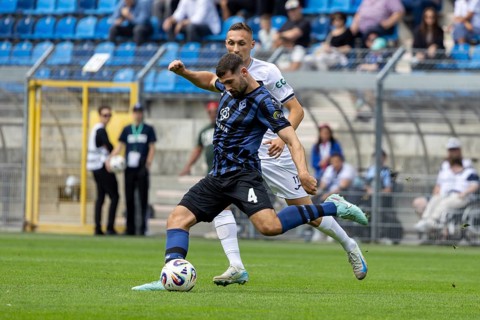Football 3rd division, 2025/26 season, matchday 1: Waldhof Mannheim v SC Verl***On the ball: Tim