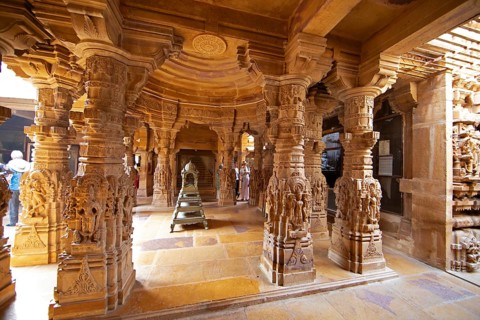 Sculptures on pillars in the Jain temple Chandraprabhu in the fortress in Jaisalmer, Rajasthan,