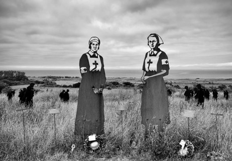 Nurse Mollie Evershed and Dorothy Field, installation, Standing with Giants, honours the sacrifice