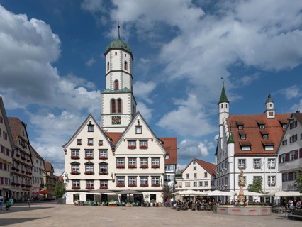 Market square with St Martin's Church, gabled houses and the new town hall on the right, Biberach,
