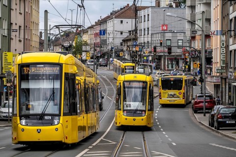 Ruhrbahn tram, on Altendorfer Straße, intersection Helenenstraße, in Essen, rush hour, traffic,