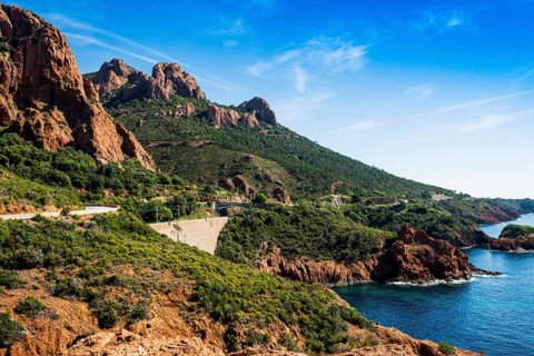 Picturesque coast and red rocks, near Anthéor, Saint-Raphaël, Massif de l'Esterel, Esterel