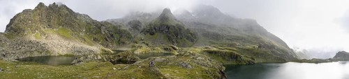 Mountain lakes Wangenitzsee and Kreuzsee, cloudy mountain peaks in the morning, Schober group, Hohe