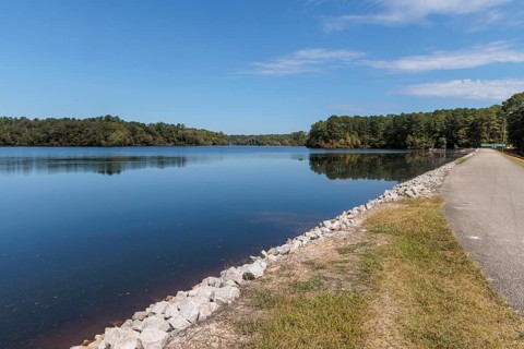 Browns Creek Lake in Henderson County Tennessee which offers fishing, boating, boat rentals, boat