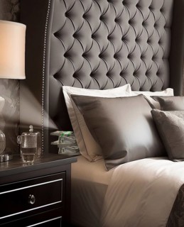 Symbolic image, putting money under your pillow, fantasy hiding places, freezer compartment, shoe