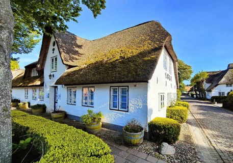 Uthland Frisian houses, Frisian houses, typical thatched roof houses in the village of Nieblum,