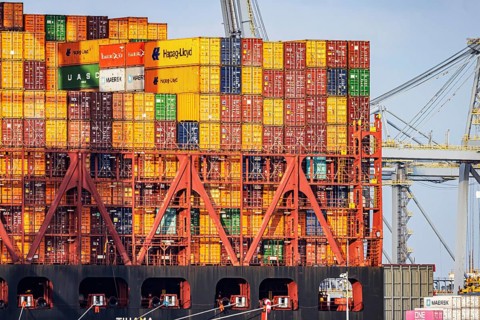 Container ship TIHAMA from Hapag Lloyd. With a length of 400 metres, the ULCV is one of the largest