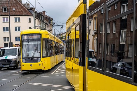Ruhrbahn tram, on Altendorfer Straße, intersection Helenenstraße, in Essen, rush hour, traffic,