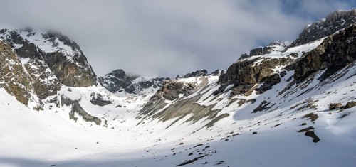 Mountain valley, winter in the high mountains, Albula Alps, Rhaetian Alps, Grisons, Switzerland