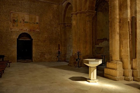Baptismal font, remains of 14th century frescoes, side chapel, interior, Gothic basilica of the