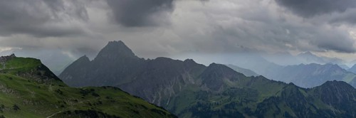 Mountain panorama from Zeigersattel to Höfats 2259m, in the centre of the picture, partly in