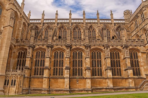 Windsor Castle is located in the English town of Windsor in the south of England in the county of