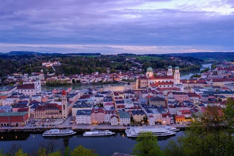 Old town at dusk from the Veste Oberhaus, Passau, Lower Bavaria, Bavaria, Germany