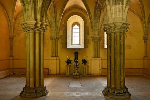Chapter house, sala capitolare, interior, Gothic basilica of the Cistercian abbey Fossanova