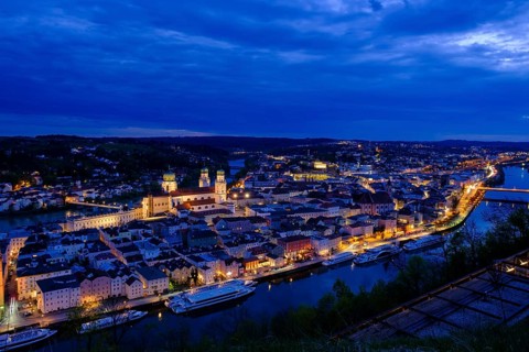 Old town at dusk from the Veste Oberhaus, Passau, Lower Bavaria, Bavaria, Germany